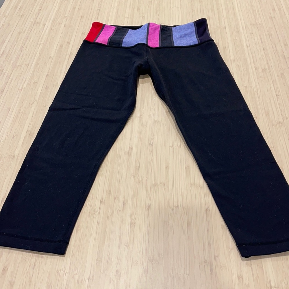 Lululemon short reversible yoga pants!